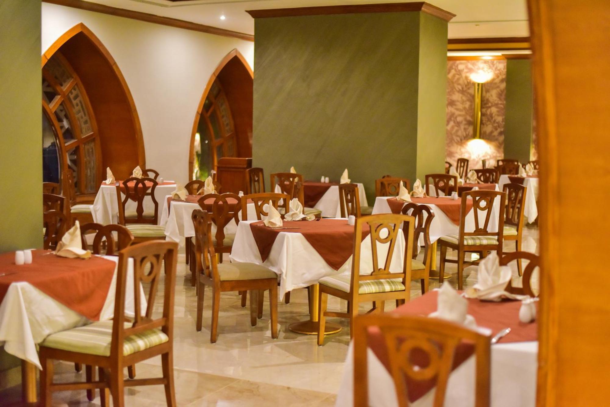 The Grand Hotel Sharm El Sheikh Exterior photo Restaurant