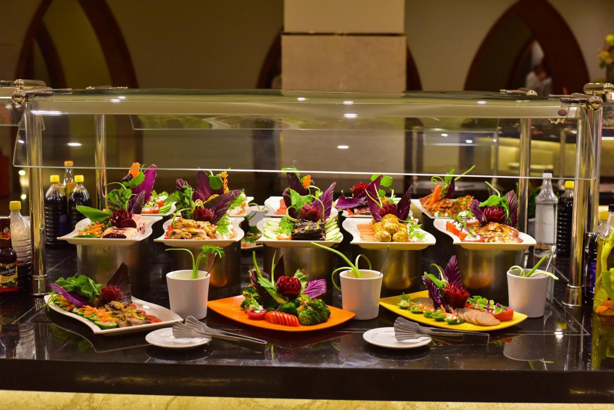 The Grand Hotel Sharm El Sheikh Exterior photo A salad bar